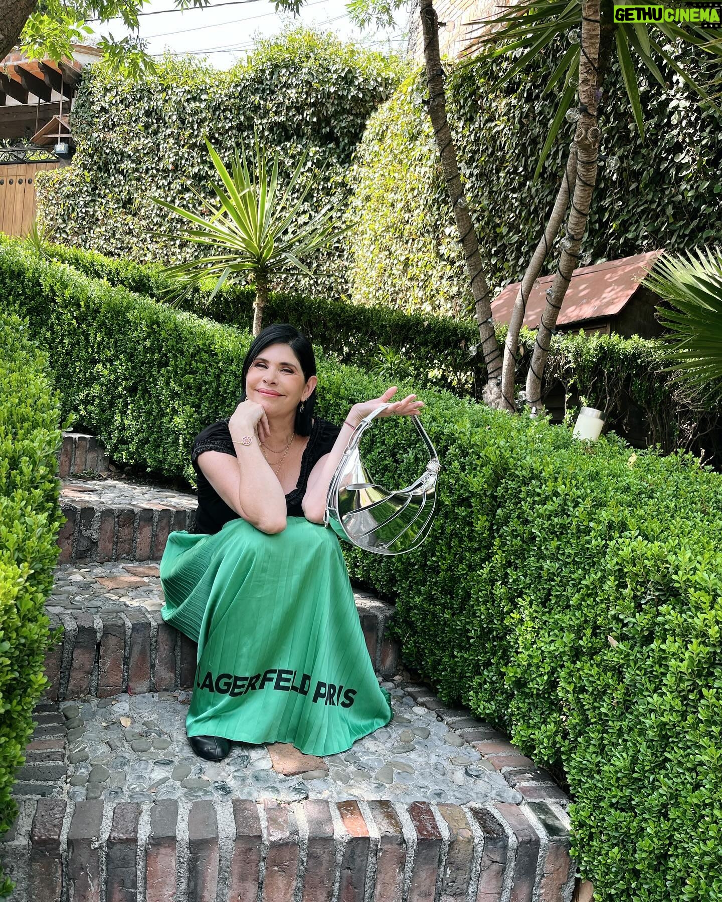 Raquel Garza Instagram - #jwpei gracias por este increíble regalo, me encantó!! Si quieres la tuya, te dejo este código MX24raqu con el 15% de descuento #jwpei