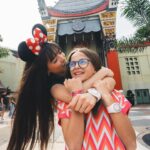 Raquel Meroño Instagram - Querida @carolabaleztena Hace más de 20 años hicimos nuestro primer viaje juntas. Quién nos iba a decir que en el 2024 cruzaríamos el charco cada una con dos hijas y una amistad intacta fruto de querernos y apoyarnos durante tanto tiempo. Hoy celebro nuestro grupo de mujercitas maravillosas del que que me siento afortunada y orgullosa de tener . @martina.merono @dani_meroo #BRUNA #valentina Love u all!