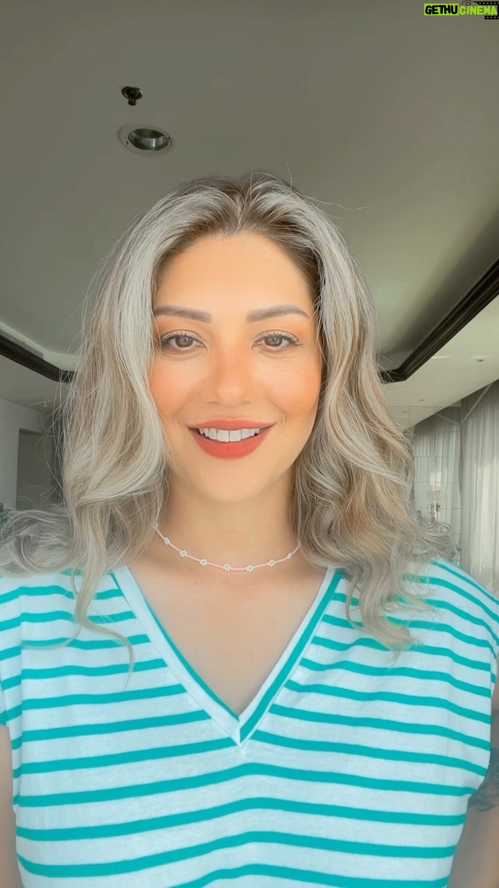 Rasha - 0.9K Likes - Summer hair color and Sun-kissed 😎
#summer #summervibes #summertime #summerstyle #summerhair #summercolors
