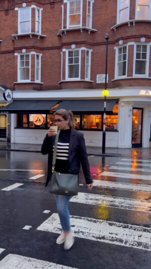Rasha Instagram - A rainy day in London is still better than a good day anywhere else.

#london #londonlife #london🇬🇧

#ليدي_رشا
