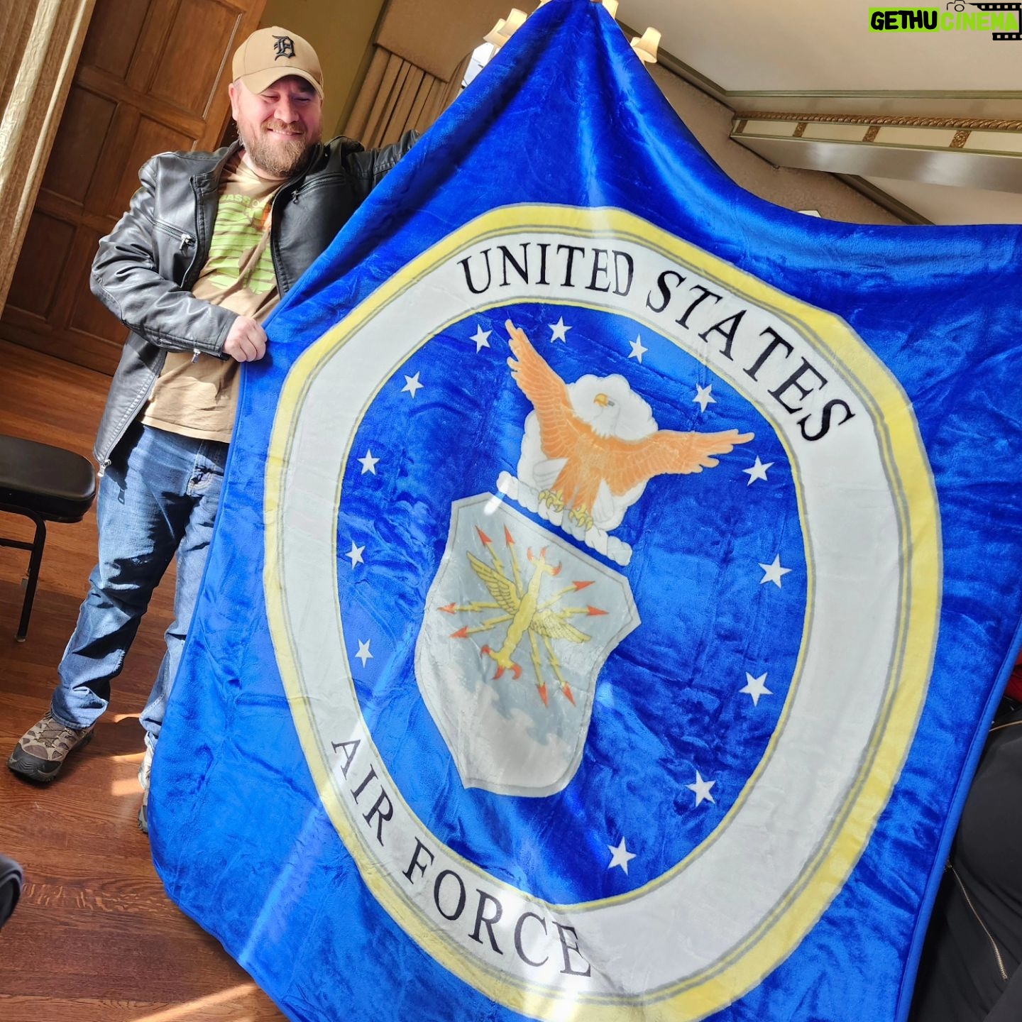 Rashida Tlaib Instagram - The Michigan Veterans Affairs Agency's pinning ceremony under the leadership of my friend and veteran Brian Love was so special for our Vietnam War Veterans. Our veterans at the Vietnam Veterans of America Chapter 9 haven't stopped giving back to our communities. They have been in the frontline helping our homeless neighbors and uplifting families of veterans for decades now. I was so happy to have been able to join them at today's pinning ceremony to honor everyone who served. P.S. I got to assist in our local new station. :)