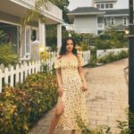 Rashmeet Kaur Sethi Instagram - 𝔹𝕖𝕥𝕨𝕖𝕖𝕟 𝕝𝕚𝕘𝕙𝕥 𝕒𝕟𝕕 𝕤𝕙𝕒𝕕𝕠𝕨𝕤. Dress: @emprallofficial 🫶🏻