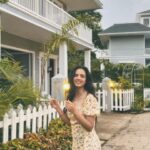 Rashmeet Kaur Sethi Instagram - 𝔹𝕖𝕥𝕨𝕖𝕖𝕟 𝕝𝕚𝕘𝕙𝕥 𝕒𝕟𝕕 𝕤𝕙𝕒𝕕𝕠𝕨𝕤. Dress: @emprallofficial 🫶🏻