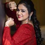 Rashmi Prabhakar Instagram - All the dreams come true if we have the courage to pursue them ✨️ 28/10/2023 DREAM COME TRUE MOMENT ❤️✨️💖 Hosted Red Carpet for Zee Kutumba Awards 2023 Please watch on Zee Kannada this friday and saturday 5.30Pm to 6.3PM My beautiful OUTFIT : @amore_designer_studio MAKEUOVER : @makeoverby_shruthi01 PHOTOGRAPHY : @photoflash_photography JEWELRY : @beadedtreasuresjewelry #dreamsdocometrue Thank you @zeekannada and to the whole team who were involved in my new start 🙏 ❤️ #Grateful #thankyouuniverse #dreamsdocometrue