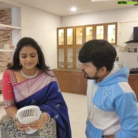 Rashmi Prabhakar Instagram - Last reel with our #mukunda In #kmm #krishnamukundhamurari #lastday #funntime #funnyreels #funny #fun #trending #trendingreels #comedyreels #comedy #krishnamukundamurariserial #friendship #friends #sandeepmakham #sandeep #makham #starmaaserials #starmaa
