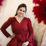 Rashmi Prabhakar Instagram - All the dreams come true if we have the courage to pursue them ✨️ 28/10/2023 DREAM COME TRUE MOMENT ❤️✨️💖 Hosted Red Carpet for Zee Kutumba Awards 2023 Please watch on Zee Kannada this friday and saturday 5.30Pm to 6.3PM My beautiful OUTFIT : @amore_designer_studio MAKEUOVER : @makeoverby_shruthi01 PHOTOGRAPHY : @photoflash_photography JEWELRY : @beadedtreasuresjewelry #dreamsdocometrue Thank you @zeekannada and to the whole team who were involved in my new start 🙏 ❤️ #Grateful #thankyouuniverse #dreamsdocometrue