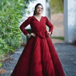 Rashmi Prabhakar Instagram - All the dreams come true if we have the courage to pursue them ✨️ 28/10/2023 DREAM COME TRUE MOMENT ❤️✨️💖 Hosted Red Carpet for Zee Kutumba Awards 2023 Please watch on Zee Kannada this friday and saturday 5.30Pm to 6.3PM My beautiful OUTFIT : @amore_designer_studio MAKEUOVER : @makeoverby_shruthi01 PHOTOGRAPHY : @photoflash_photography JEWELRY : @beadedtreasuresjewelry #dreamsdocometrue Thank you @zeekannada and to the whole team who were involved in my new start 🙏 ❤️ #Grateful #thankyouuniverse #dreamsdocometrue