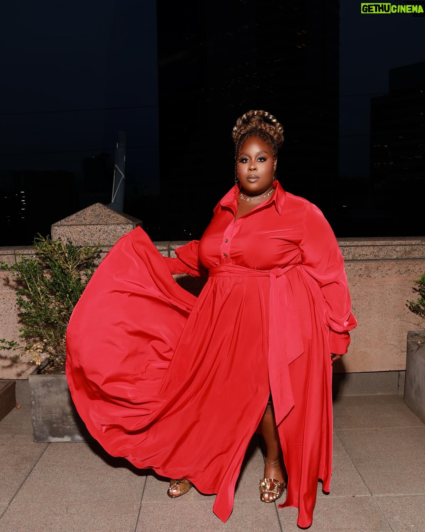 Raven Goodwin Instagram - 💃🏾 Dress @jibrionline Shoes @larroude Hair @sokontayejusxo Make up @marquiswardbeauty 📸 @melbelderjr