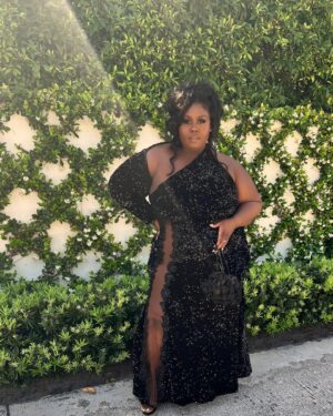 Raven Goodwin Instagram - The Battles in Black Tie 👸🏿🤵🏾‍♂️ #celebrationoflove 

Dress @christian_omeshun 
Clutch @studioamelia_ 
Shoes @sam_edelman