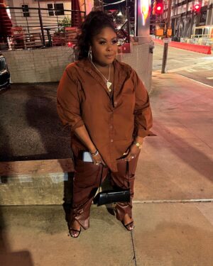 Raven Goodwin Instagram - 🏆🤎 #helloapril

📸 @brianjordanjr