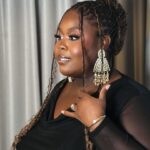 Raven Goodwin Instagram - 🥐🫖 #singleblackfemale2 promo today— 🎉 Make up @marquiswardbeauty Hair @sokontayejusxo @braidsbyyahni Earrings @shopgetitgrl