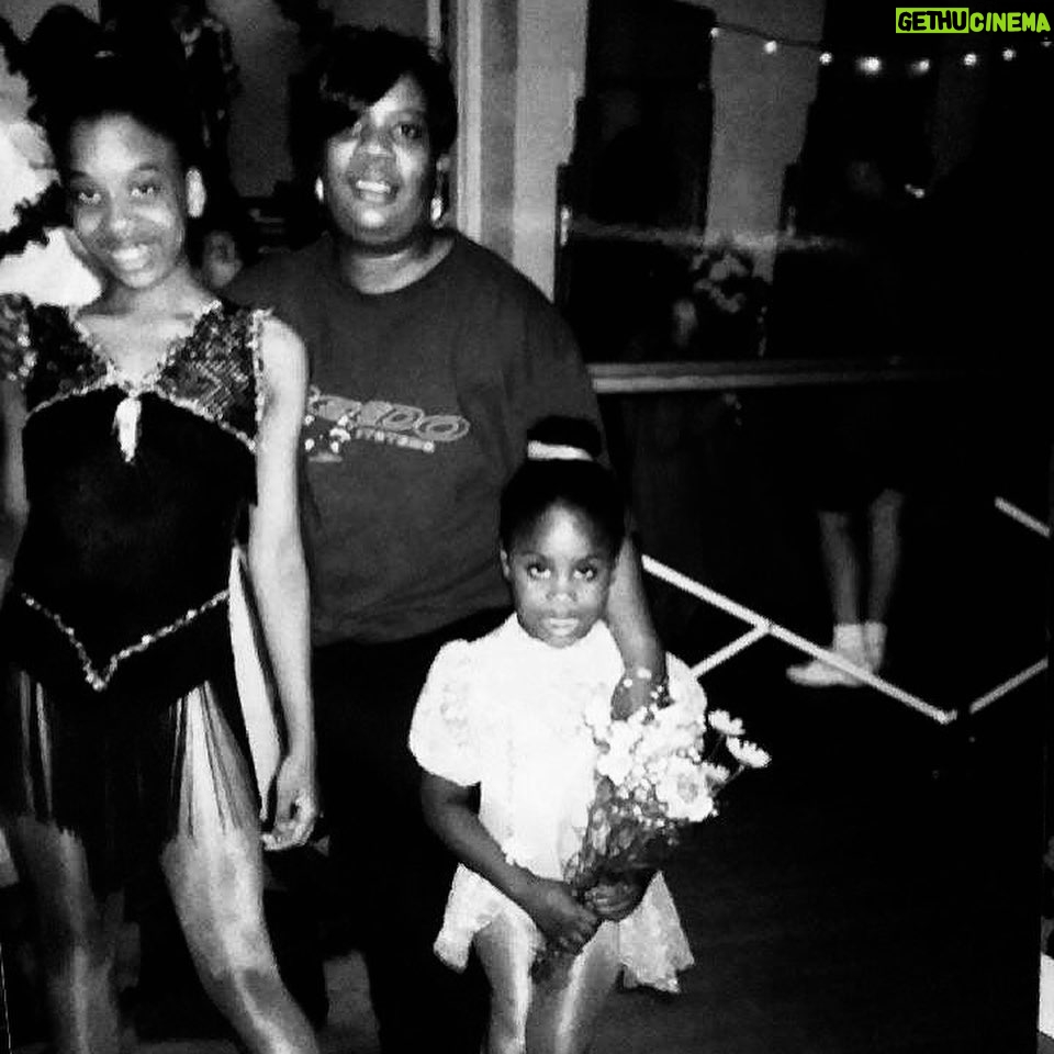 Raven Goodwin Instagram - Happy Mother's Day πΈπΉπ I thank God for motherhood #youonlygetone