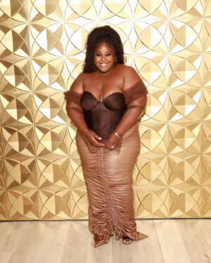 Raven Goodwin Instagram - Sunshine on me 🌟 #soaw2023 

Thank you @strengthofawomanfest & @therealmaryjblige for have me today! Happy Mothers Day to all of the mama's! 

Glam @jlamarbeauty 
Outfit is custom @christian_omeshun 
Shoe @vincecamuto 
Braids @braidsatlanta 
Lashes @lashbabe101

📸 @melbelderjr