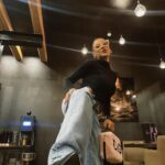 Rawell Saiidii Instagram - Namaste 🩵 Le denim dont tout le monde parle! 👖✨La demande était si forte que je n’ai pas pu résister à partager ce jeans qui fait sensation. La réf ; https://www.superdry.fr/femme/jeans/details/241411/jean-large-en-coton-bio-vintage-custom-spring Size ; 26/32 Confort ultime, coupe parfaite - le tout signé @superdry . Préparez-vous à être stylé(e) et à attirer tous les regards! #MustHaveDenim #StyleIncontournable #NomDeLaMarque
