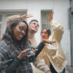 Rawell Saiidii Instagram - 1️⃣ - Ma bande de copines et moi, unies contre le harcèlement. Ensemble, nous avons vécu la même réalité en télé-réalité. Notre séance photo symbolise notre solidarité. @sanaya.serra @nathanya.sonia @angelesalentino @rania_off ✨🩷 #StopHarcèlement #SolidaritéFéminine 📸 photo : @minattitude 2️⃣ - Mon amour et moi, ma sœur jumelle, partageons un moment complice lors d’un événement beauté chez @kikomilano 💄✨ #Makeup #AmourFamilial 💋  3️⃣ - Influencée par l’hiver et l’élégance du total look noir lors d’un événement chez @sephorafrance press day. Prendre la pose, c’est ma passion. #Fashion #Pose 💃  4️⃣ - Capturée en train de contempler le ciel, peut-être visant la lune ou laissant vagabonder mes pensées vers l’inspiration. Une citation qui m’inspire : ‘Visez la lune. Même si vous échouez, vous atterrirez parmi les étoiles.’ 🌙✨ #Inspiration #ViserLaLune  5️⃣ - Mon corps, mon temple. Année 2024. 🌟 #SelfLove #BodyPositivity 💖  6️⃣ - la reine des extensions capillaires grâce à @judith_royalextension @royalextension . Mes coiffeuses sont les meilleures de la terre. 💇‍♀️👑 #ExtensionsCapillaires #BeautySecret 💁‍♀️  7️⃣ - Amour, amitié, complicité. Moi, @geeesel , et mon cher @jhendrickblk , une trinité inséparable. BFF Love. ❤️ #AmitiéÉternelle #Complicité 🤝