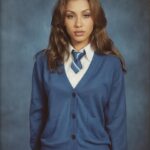 Rawell Saiidii Instagram - back to our college years ! 🏫🎓✨💕 En vrai, j’en avais posté plus, mais Mon tel a pas voulu ?!🥴mais la 5 je suis genre fan ! 😂👌 #school #holdschool #college 🫣⏰📓