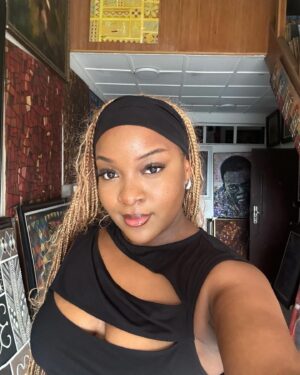 Ray BLK Instagram - My last day in Lagos and I was shown around @nikeartgallery by the Queen herself. There’s so much talent in my hometown, I’m leaving feeling full & inspired 🖼️🤎