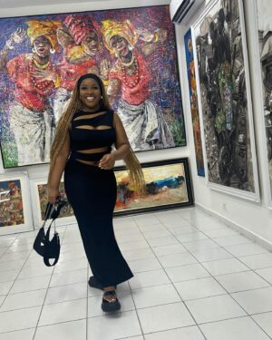 Ray BLK Instagram - My last day in Lagos and I was shown around @nikeartgallery by the Queen herself. There’s so much talent in my hometown, I’m leaving feeling full & inspired 🖼️🤎