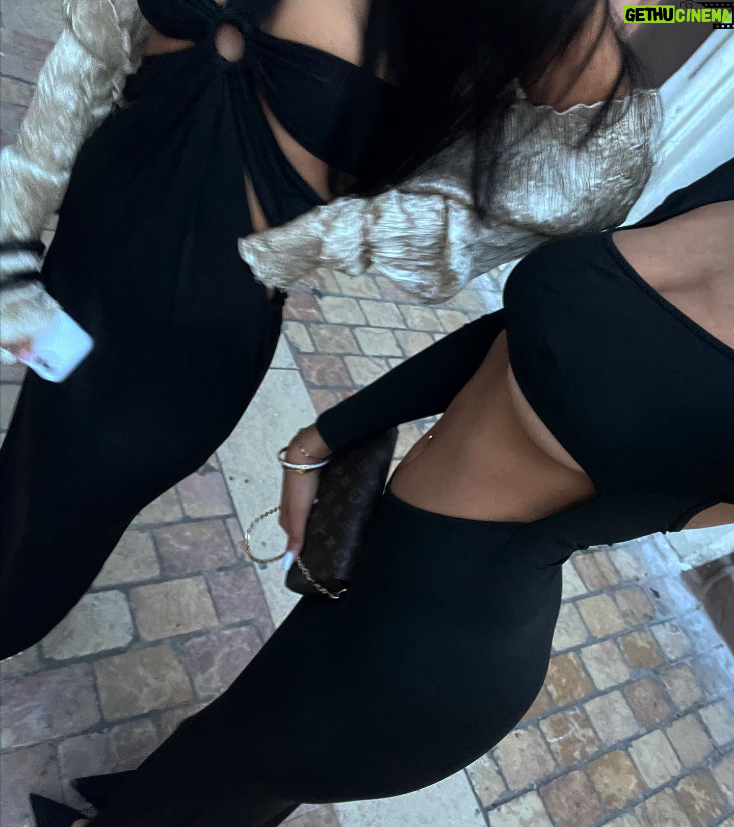 Raya Guenet - 21K Likes - le bazar à Cannes