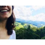 Rayana Carvalho Instagram – Ano do sol! É de tempo de conexão com a nossa essência divina, com o que faz a gente sorrir e vibrar alto. Dons e talentos soprarão nos ouvidos daqueles que estiverem prontos para colocá-los em movimento e assim sintonizarmos com o nosso propósito. Como seres de luz, brilhar é o que fazemos de melhor. 2020 é o ano do brilho! Que a luz que vem do alto encontre um espelho límpido em nossos corações. Um ano solar pra mim e pra você!☀️☀️☀️✨✨✨