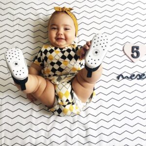 Rayana Carvalho Instagram - 5 meses dessa deliciosidade por aqui! Seguimos crescendo e sorrindo! 💛🎈🧡