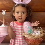 Rayana Carvalho Instagram - E ainda teve caça aos ovos e uma mesa posta improvisada!🐰🐰🐰