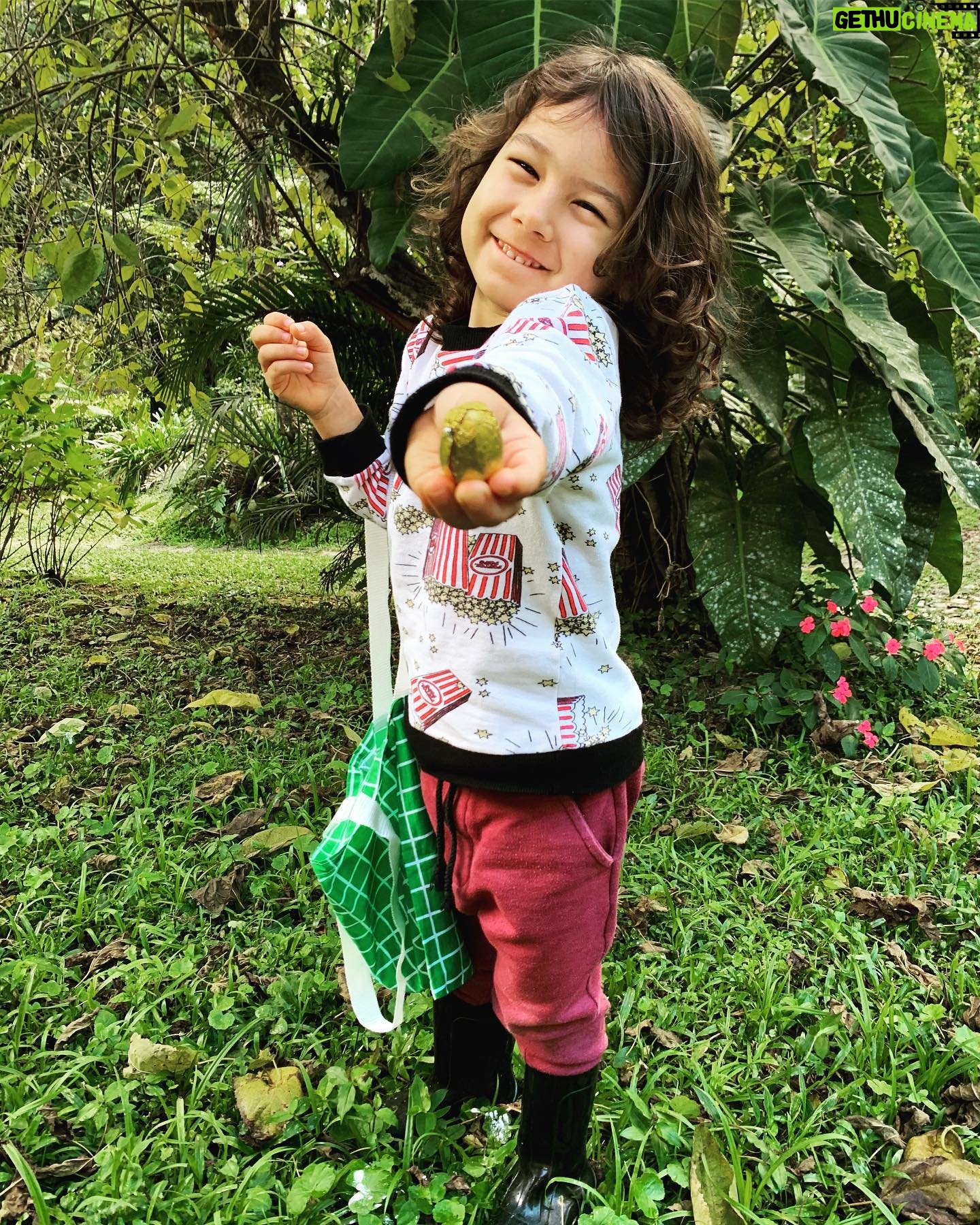 Rayana Carvalho Instagram - De um Domingo de Páscoa cheio de alegrias!🐰❤️
