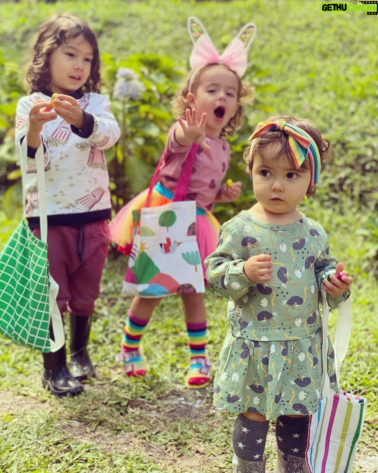 Rayana Carvalho Instagram - De um Domingo de Páscoa cheio de alegrias!🐰❤️