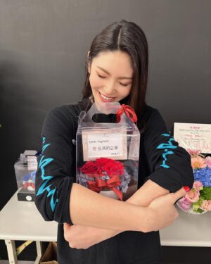 Raychell Instagram - 非常感謝能夠收到這麼多美麗的花！！我太高興了！！💐

#RAS #バンドリ #台北 #謝謝 #bandori #bangdream #RAISEASUILEN #Raychell