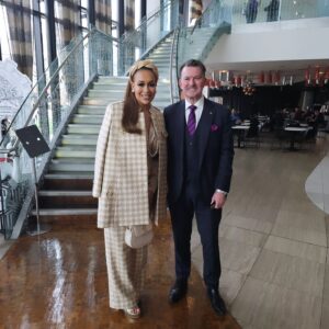 Rebecca Ferguson Instagram - A last minute decision turned out to be the most beautiful day! Thank you @thejockeyclub #ladiesday

Also @hollandcooperclothing @jadehollandcooper forever my favourite brand to wear ❤️

Also thank you to all of the lovely staff at Aintree race course who treated us so well!

Not forgetting  @hiltonhotelliverpool
For allowing my baby to run around like mad, he loved it! 😍