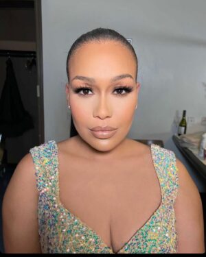 Rebecca Ferguson Instagram - And that’s a wrap 📸 #tour #makeup #workhardplayhard #sparkles #dress 

@makeupbyjosephrobertson 
@hairbymegan.jones 
@littleblackdress
