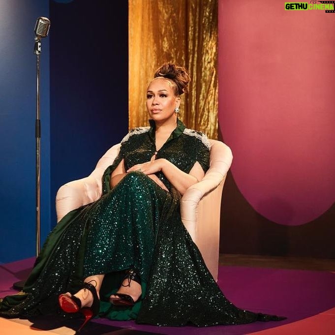 Rebecca Ferguson - 1.8K Likes - You can watch me on @skytv sitting for the Semi Final of Portrait Artist of the Year on Wednesday 23rd November at 8pm #PAOTY 🎨