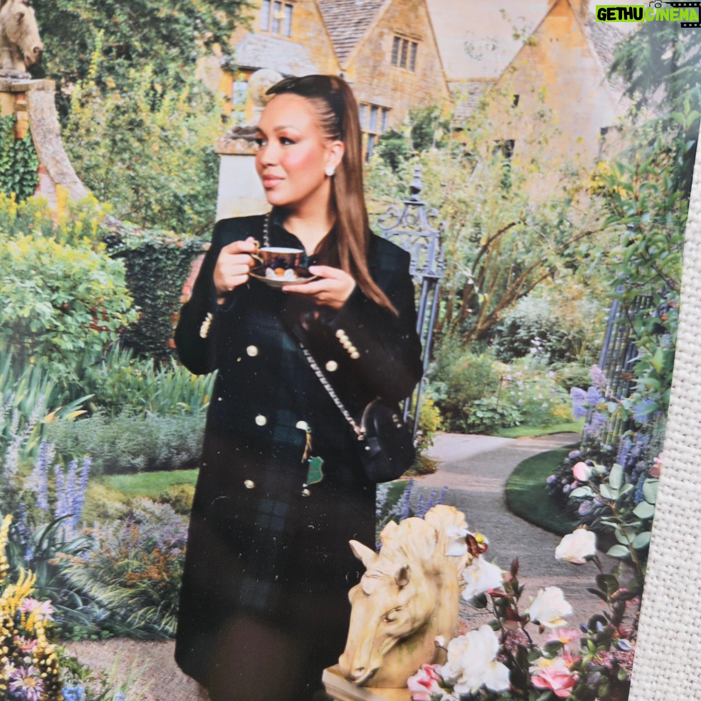 Rebecca Ferguson - 5.6K Likes - Had a lovely day with my beautiful daughter Lillie..
The past few weeks have been the worst of my life I don't know how I got through it but somehow I did.
I have been tested and I've went through some seriously hard trials and cried far too many tears.
But I showed up for my children and I prayed 🙏
I almost didn't make this Beautiful day out, but I didn't want to let the lovely ladies at @jadehollandcooper @hollandcooperclothing down as they're always so kind.
What I've learnt over the past few weeks is.
Your tribe isn't always family, your tribe can be people you hardly know.
It can be friends, it can be people you know very little, your tribe are people who care for you and genuinely wish you well and who are happy to see you succeed, who celebrate when you celebrate and cry when you cry, who lift you up and who have your back, your tribe will stand up for you when needed.
Your tribe doesn't gossip or speak ill of you. Your tribe is loyal 💯
These past few weeks have shown me who my Tribe is, and I am so grateful for all the lovely souls who have checked in, offered to help, offered to visit,sent cards, and well wishes.
I am very blessed and grateful for the trials as although life is hard the lessons are gold the wisdom that comes from going through stuff can't be replaced, forever grateful and forever lucky and blessed thanks to God for getting me through this period..
Thankful for my lovely children and husband.
It may be time to get back in the recording studio 🎙
I feel a song in this...
❤️