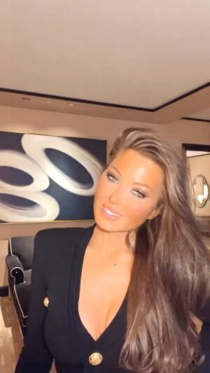 Rebecca Grant Instagram - Watching the #bills vs #miami and #buffalo is #lookinggood as my @jovs.official #smoothskin Guys you have to try this make it part of your daily #grooming routine! This  #hairlaserremoval removes skin #blemishes and any kind of #hair #stubble 🍑 Try it you will #love it!! #linkinbio use my code #RG60 #jovs #life #blogger #beautytips #skincare #rebeccagrant #rebeccagrants #lifestyleblogger #lifestylemodel #buffalobills #buffalo #wildcardweekend