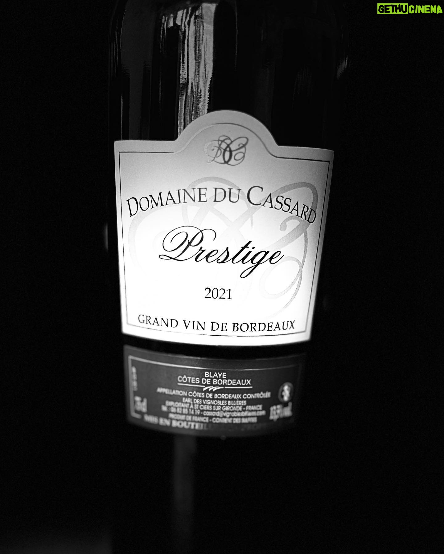 Rebecca Hampton - 1.1K Likes - Merci à mon Eric, pour ces merveilleuses bouteilles de ce délicieux vin!
De quoi boire toute la 51eme annĆ©e šā¤ļø
@ericbillieres @domaine_du_cassard #pourlemeilleuretpourlepire #vin #bordeaux #prestige #etiquette #theatre #birthday #happy #love