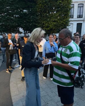 Rebecca Hampton Instagram - C’était une très belle dernière de la saison!
On se retrouve en septembre 
Pour le Meilleur et Pour le Pire!
#tournee #theatre #bonheur #pause #public #merci