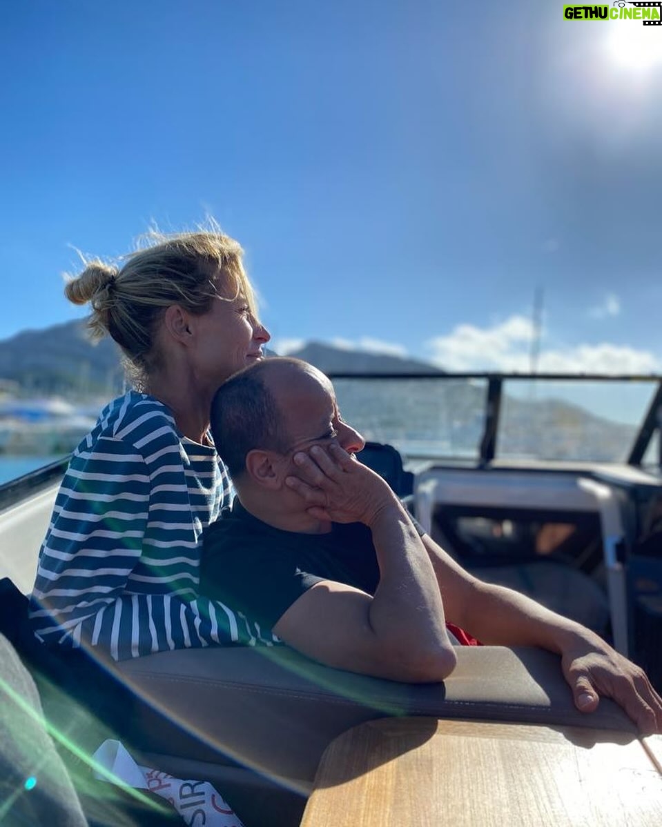 Rebecca Hampton - 3.8K Likes - Avant de se retrouver ce soir à Sanary…
Pour Le Meilleur et Pour Le Pire
Redécouvrir toujours…
@villemarseille #bateau #calanques #mer #bleu #soleil