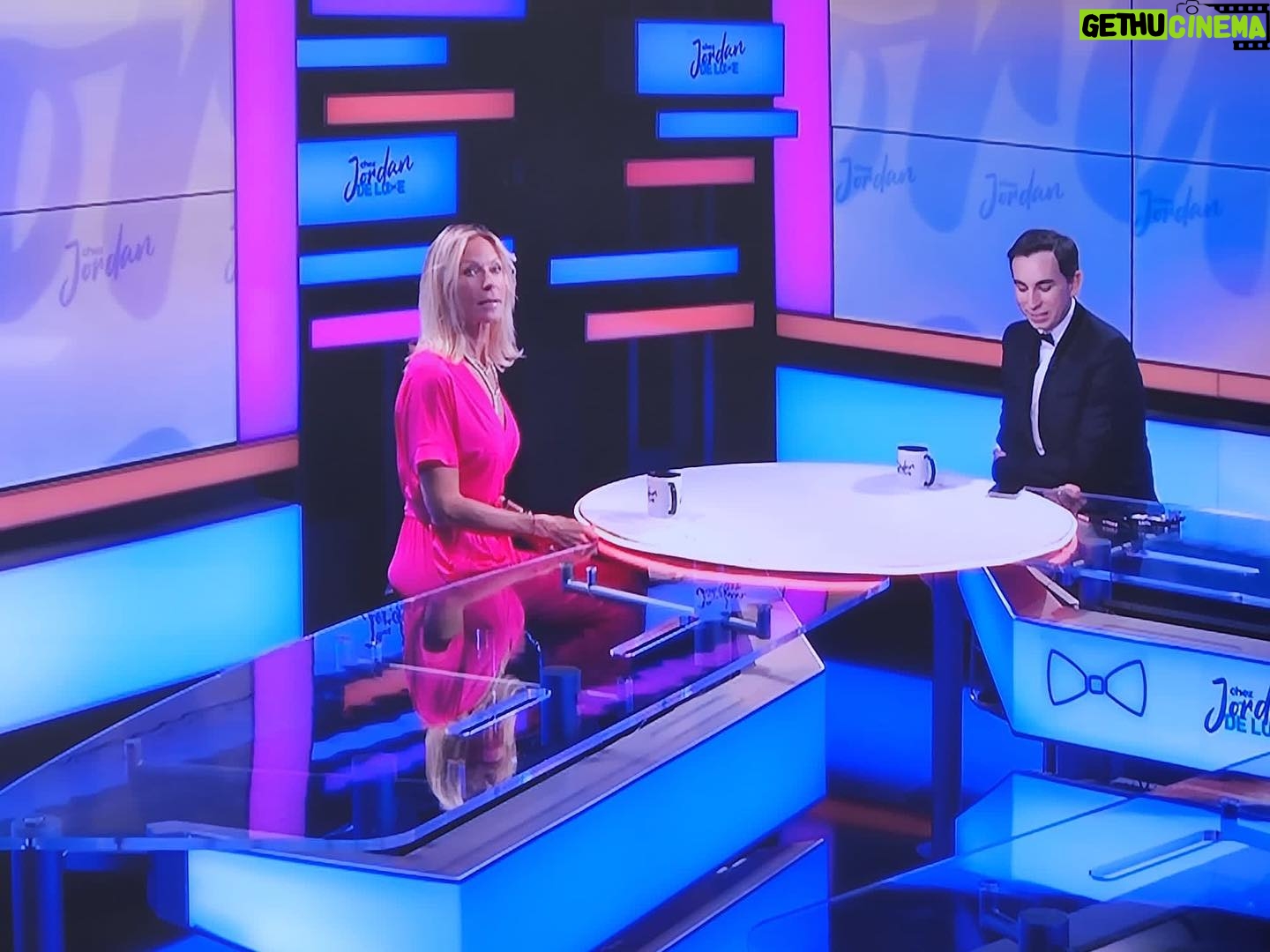 Rebecca Hampton - 761 Likes - Merci pour ce joli moment partagƩ!
@jordandeluxe #confidence #amitiƩ #television @c8lachaine @canalplus #merci