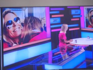 Rebecca Hampton Instagram - Merci pour ce joli moment partagé!
@jordandeluxe #confidence #amitié #television @c8lachaine @canalplus #merci