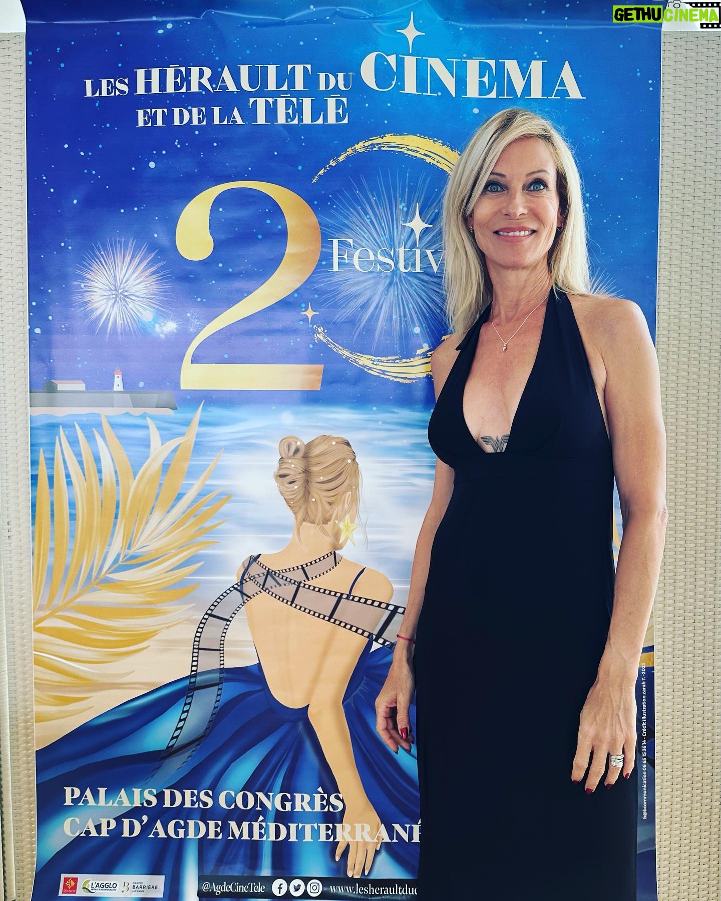 Rebecca Hampton - 1.5K Likes - Bien arrivée!
Quel bonheur de venir fêter les 20 ans du festival et de jouer demain!
@agdecinetele @anahita.toulouse #festival #anniversaire #20ans #cinema #theatre