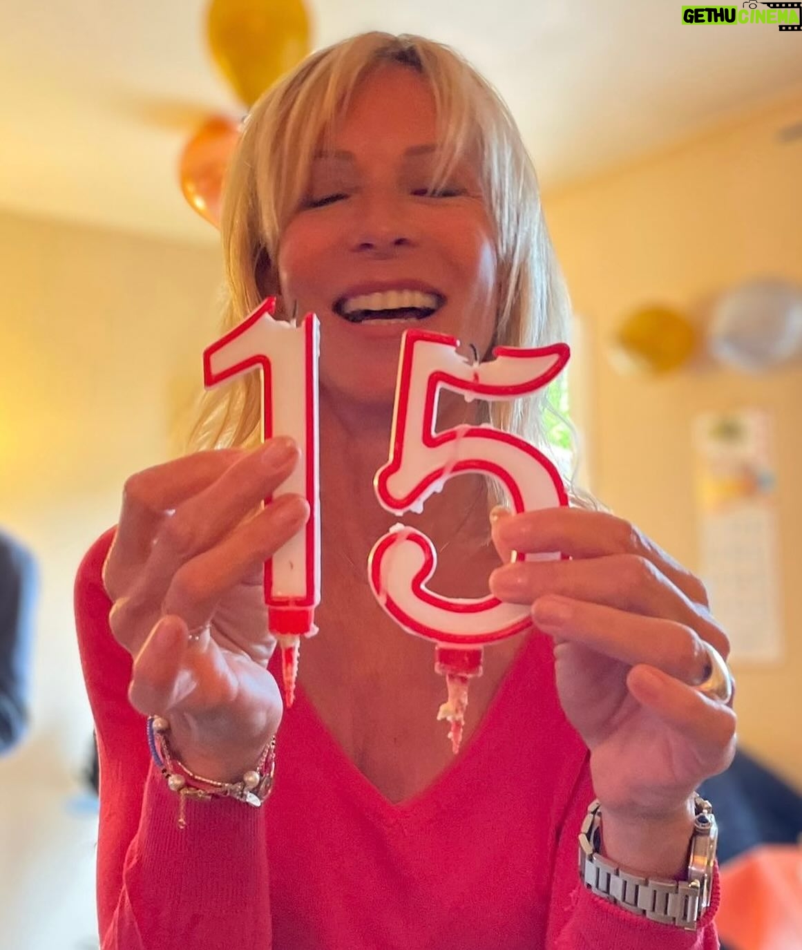 Rebecca Hampton - 2.3K Likes - merci pour cette magnifique surprise!!
LOVE!
#anniversaire #surprise #love #amitié #merci