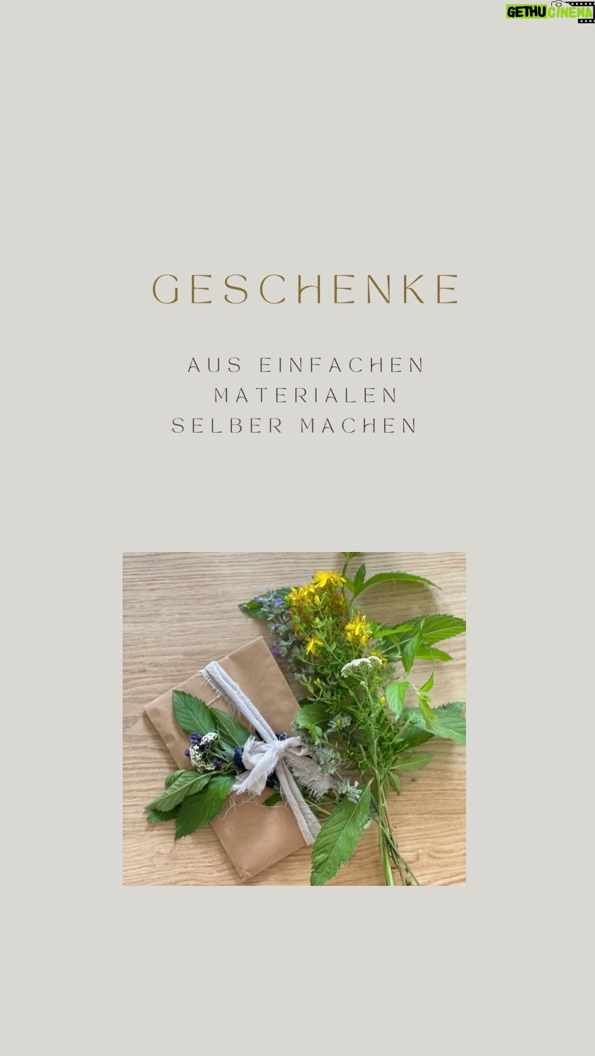 Rebecca Lina - 1.1K Likes - Sommerferien ! Die Frage die sich davor formal stellt, was können wir unseren Klassenlehrer*innen schenken ?!
Ich mag die Idee, dass jedes Kind eine Blume mitbringt ( im Sommer können sie herrlich selber gepflückt werden) und am Ende ergibt es einen schönen bunten Strauß! Dazu eine Karte, die alle Kinder unterschreiben. Fertig ! Es sind manchmal diese kleinen einfachen Dinge, die unsere Herzen erfreuen, oder ?
In diesem Sinne schöne Ferien für alle Kinder, die heute den letzten Schultag haben oder schon in den Ferien sind 💛
Die Idee funktioniert auch prima zum Geburtstag