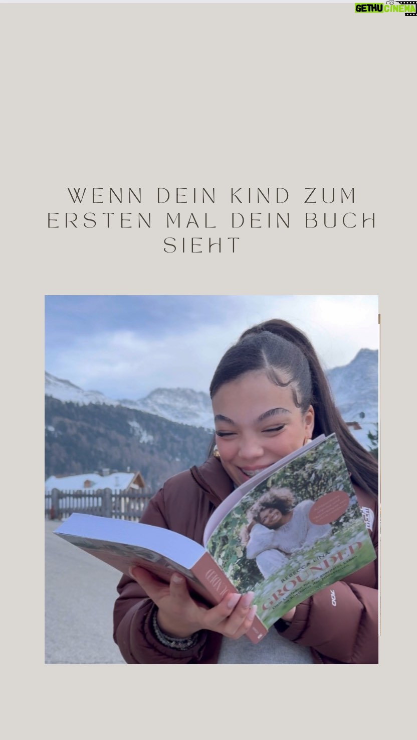 Rebecca Lina - 2.4K Likes - Der Moment als meine große Tochter zum ersten Mal in mein Buch geschaut hat.
Ich bin so voller Liebe ! Gestern hatte ich die schönste Buchparty, die man haben kann, denn alle waren da und einfach mit mir - und diese Einheit der Kinder und mir ist immer wieder erstaunlich. Wie sie hinter mir stehen und mit mir gehen und immer da sind ! Sooo schön.
Viel Spaß beim ins Buch schauen mit meiner Großen.