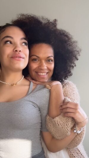 Rebecca Lina Instagram - Hast di jeden Monat Angst vor dem Tag X, an dem du anfängst zu menstruieren oder machst du es wie wird? Wie gut ist bitte die Tatsache, das diese junge Frau es so richtig feiert zu menstruieren! Wenn wie die Perspektive wechseln und es auch einfach mal ein ziemlich gutes verbundenes Tool ansehen, das wir so zyklisch sind, dann ist es ein ziemlich guter Anfang🤍
@laena_w1lson love you !