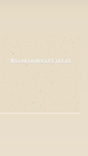 Rebecca Lina Instagram - Steht auf ! 
Werdet politisch, damit unser Land nicht komplett vor die Hunde geht. 
Augen zumachen ist einfach keine Option mehr! 
Wir, die von der andere Seite sind viele! Wir sind mehr nur müssen wir es denen entgegensetzten, die so furchtbar laut sind! 
#niewiederistjetzt