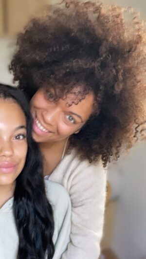 Rebecca Lina Instagram - Live zum Thema Brüste - Ausschnitte - wie darf mein Kind rausgehen ? 

Themenwünsche für nächste Live Dates gerne kommentieren