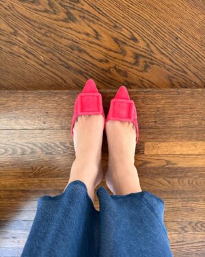 Rebecca Rittenhouse Instagram - Ladies who lunch!  
 
Thanks for having me @manoloblahnik 💕 
 
I remember saving up for my first pair of #manoloblahnik black suede pumps because I knew they would never go out of style. They’re still in my closet today ☺️