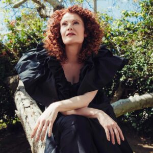 Rebecca Wisocky Instagram - Thank you to @countrylivingmag & @terri_robertson2022 for the lively chat about @ghostscbs #YorkPA #Dogs #Trees #Neighbors & #Corsets 😂🥰 

📷: @selashiloni 
Hair: @richardnormangrant 
MU: @lexwmakeup 
Styling: @mickeyboooom 
Doggos: #adoptdontshop 
💓 @hitlivingfoundation @santuario.sasfapr 💓