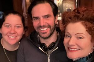 Rebecca Wisocky Instagram - Thanks for watching @ghostscbs tonight friends!
‘He Sees Dead People’ was written by @tbernstein 
directed by @petechatmon and guest stars the fabulous @johnlhartman @sillsla @bigpunam @andrewleeds & @betsysodaro (the one-liner hit woman!) Special thanks to @carmen.alie093 for creating such a beautiful flashback look for Hetty and to @jscarabin & @gillianbruce_1 for their valiant efforts to turn me youngish!
#ghostscbs 👻💓👻