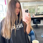 Rebecca Breeds Instagram - SO in love with my @bixiecolour Blush Rush! 👄🌸🎀@shereeknobel_bixiecolour you are magic! Love you to the moon and Back. 💕